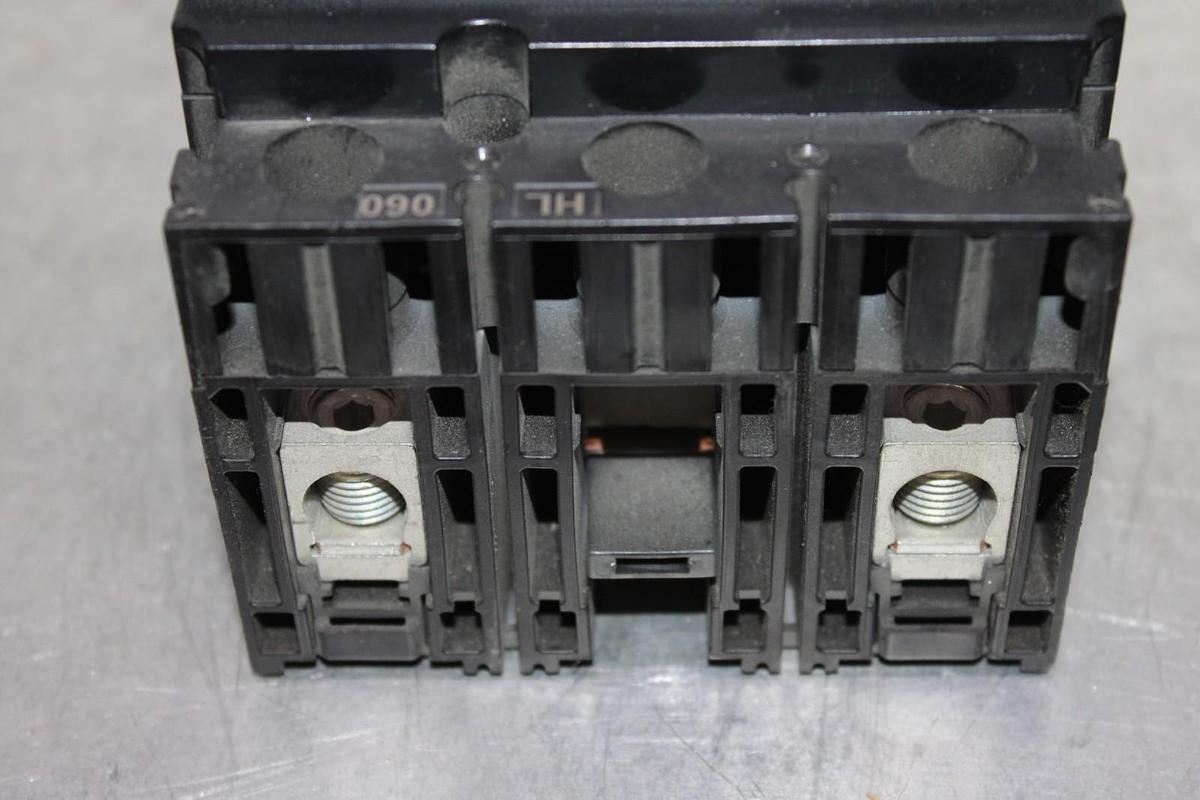Used SQUARE D CIRCUIT BREAKER HLL26025 25 AMP 600 VAC 2-POLE 3-PHASE HL-060