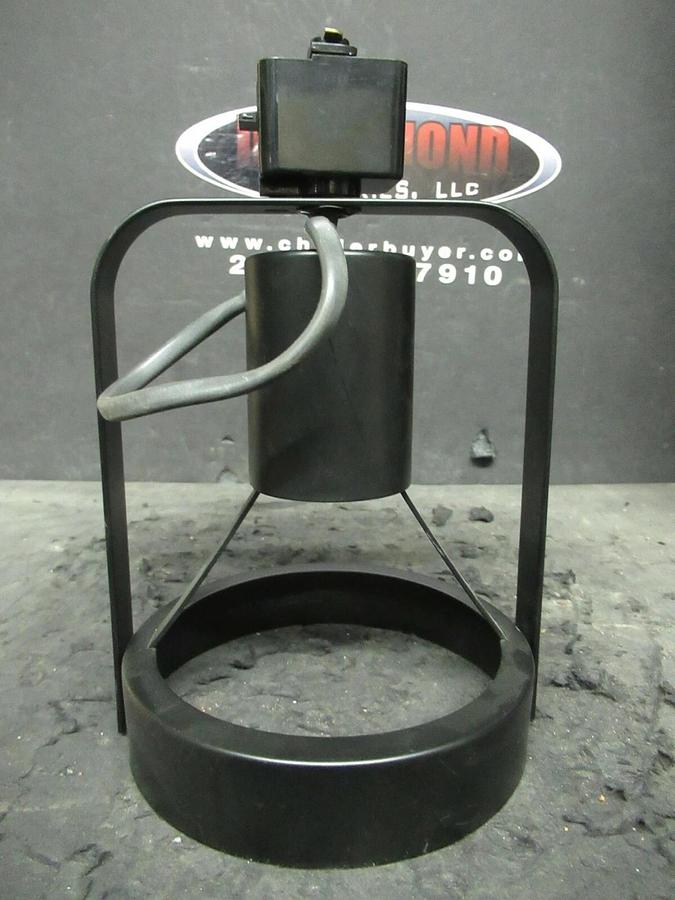 Used LIGHTOLIER 9022BK LYTESPAN 250 WATT MAX LAMP TRACK LIGHTING FIXTURE BLACK PAR 38