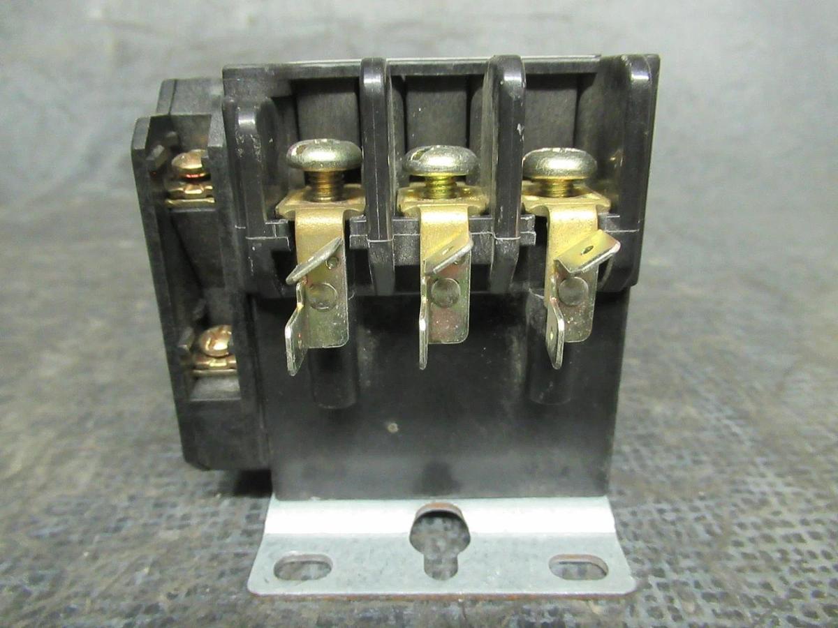 Used FURNAS DEFINITE PURPOSE CONTACTOR 42AF35AJASM 25A 600V 7.5HP 24 VAC