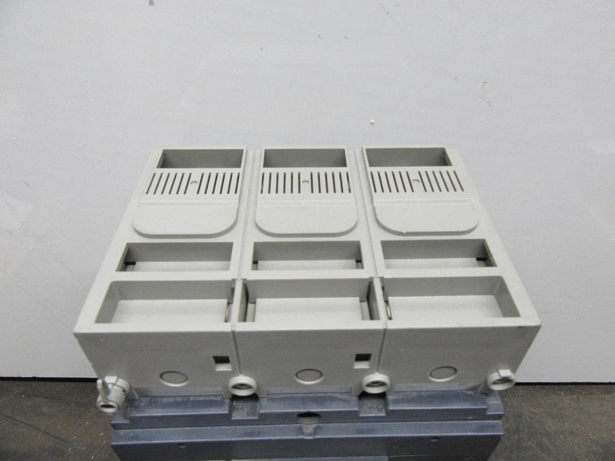 Used MERLIN GERIN COMPACT CIRCUIT BREAKER NSJ600H 240/600 AMP 600 VOLT 3-POLE 3-PHASE