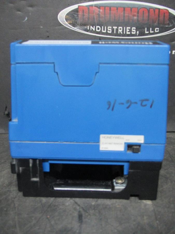 Used HONEYWELL BURNER CONTROL ULTRAVIOLET FLAME AMPLIFIER RM7840-L-1018 2000 VA MAX