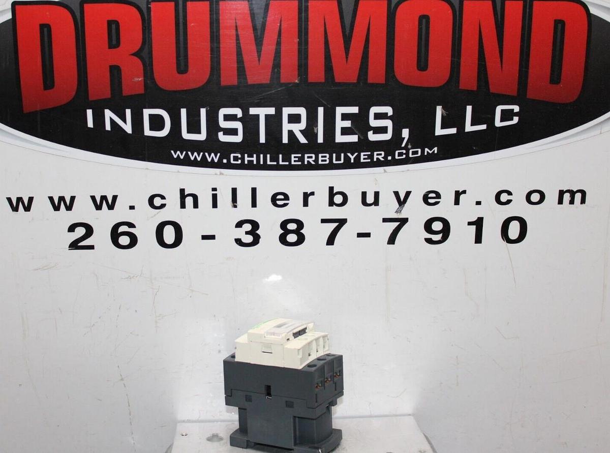 Used SCHNEIDER CONTACTOR LC1D18 32 AMP 600 VAC 3-POLE 3-PHASE 10 KW COIL: 120V