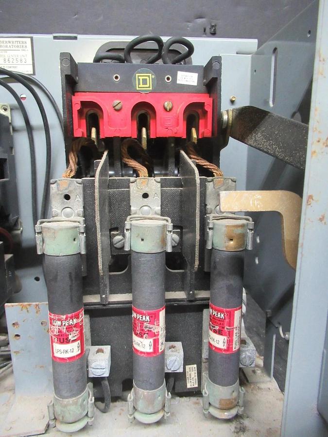 Used SQUARE D MCC MOTOR CONTROL STARTER 12" MODEL 4 W/ 8536SCO3 STARTER NEMA 1 12 AMP