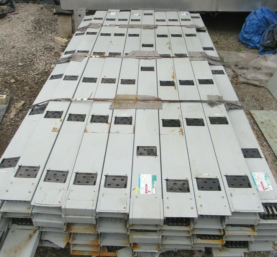Used SIEMENS PLUG-IN XJ-L BUSWAY 100 A 277/480 VAC 3 PH 4 W NEUTRAL GROUND XC1004GIG