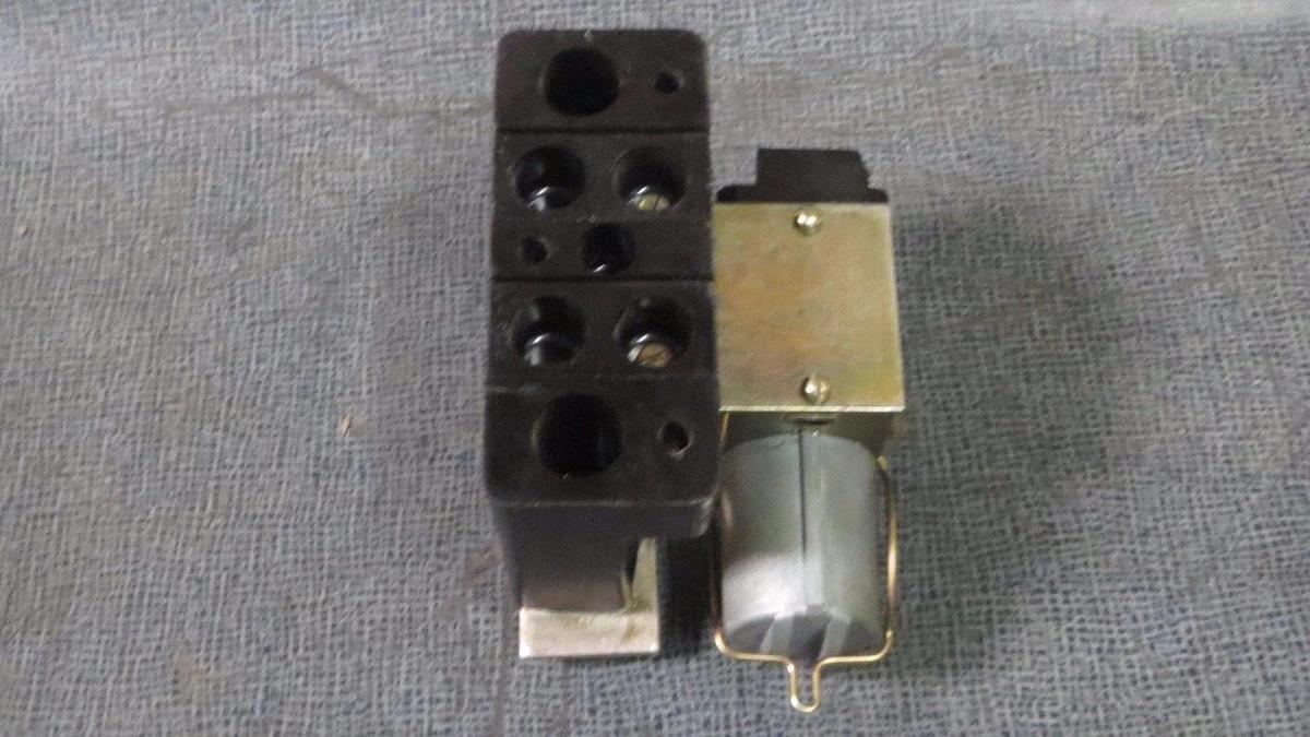 Used ALLEN BRADLEY INVERSE TIME RELAY # 810-NX48 SER B -- AC-DC 600V