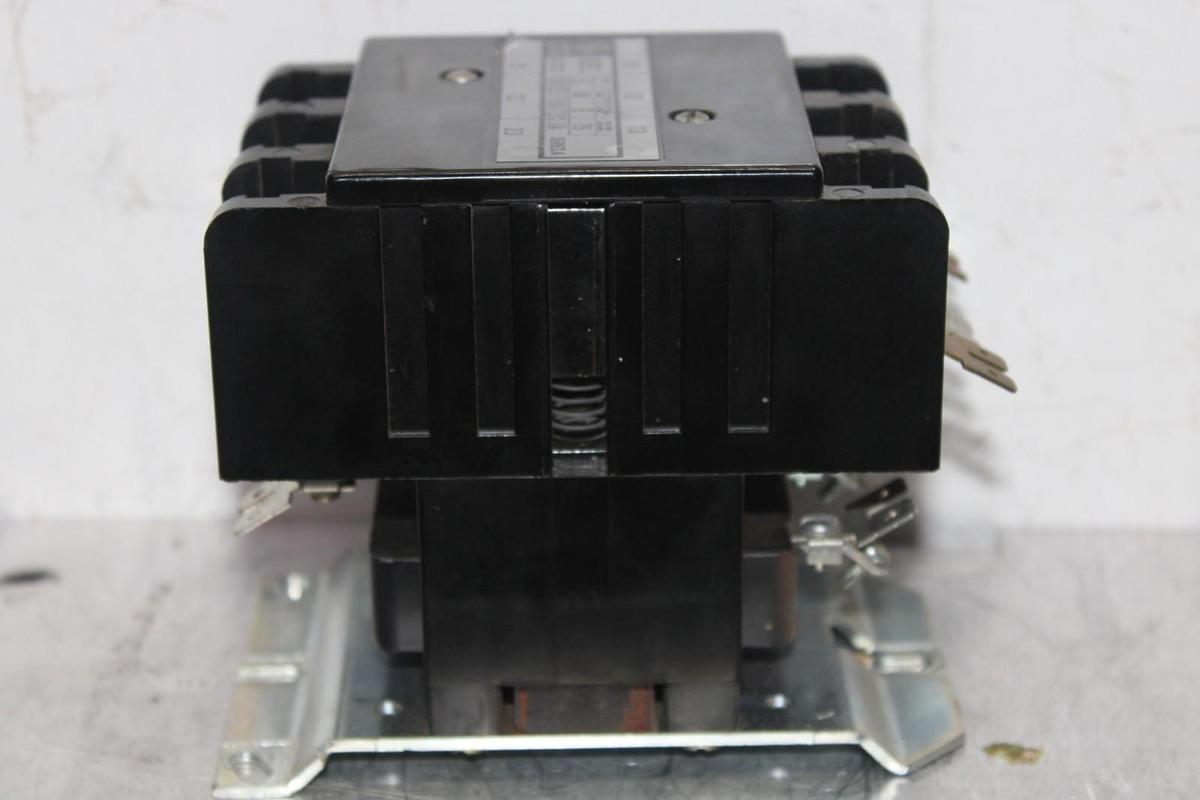 Used GENERAL ELECTRIC CONTACTOR CR153FB072CJA 60 AMP 600 VAC 3-PHASE 3-POLE