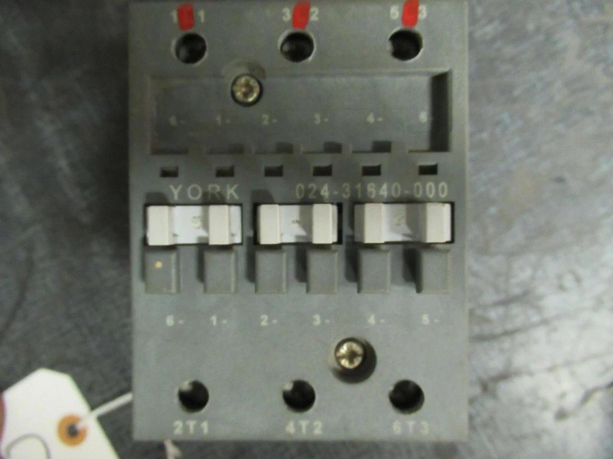 Used YORK CONTACTOR 024-31106-000 600V 75HP 125A COIL: 110/120V **WARRANTY INCLUDED**
