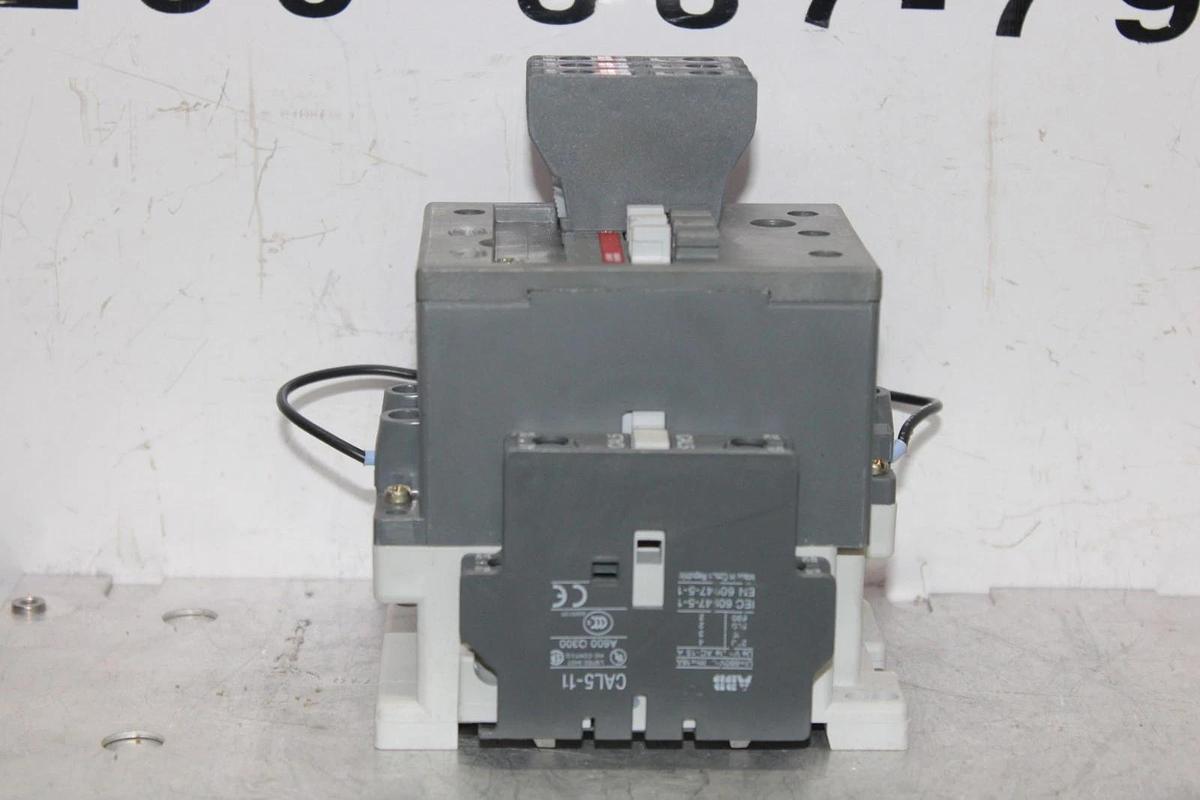 Used ABB CONTACTOR AE75-30 600 VAC 105 AMP 75 HP 3-POLE 3-PHASE COIL: 24 VDC