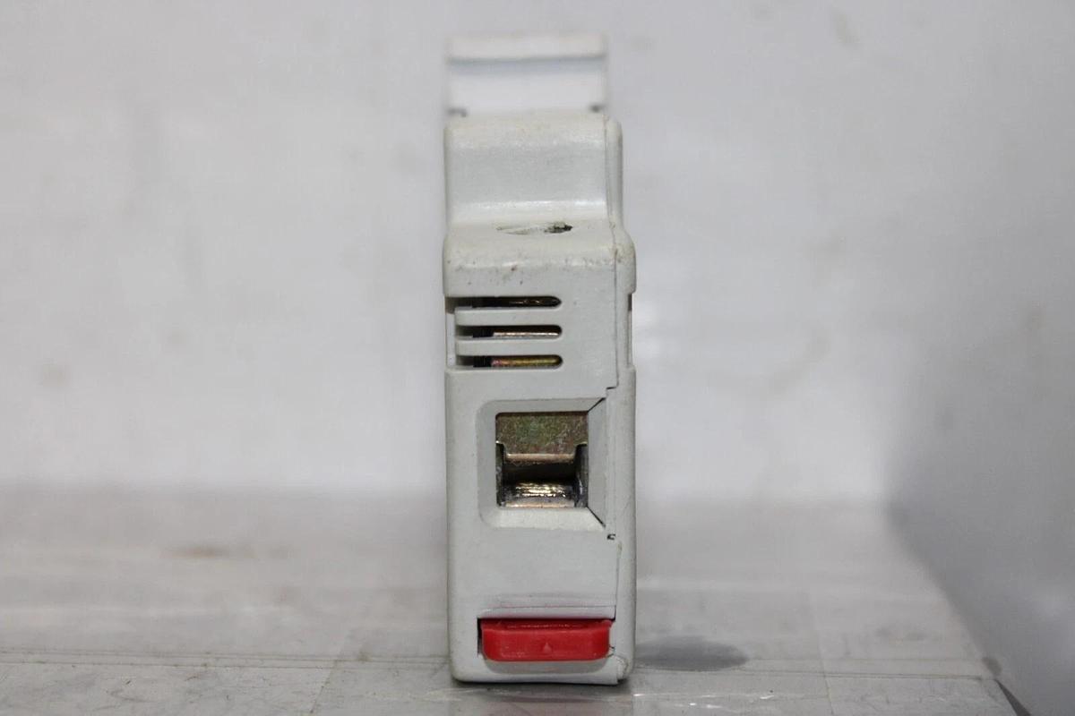 Used LITTELFUSE POWER-SAFE FUSE HOLDER LPSC 1-POLE 600 VOLT 30 AMP CLASS CC