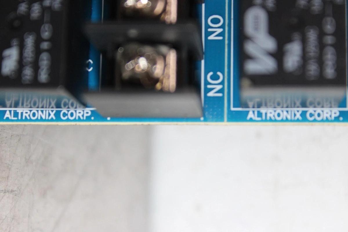 Used ALTRONIX BREAKAWAY RELAY CIRCUIT BOARD RBC610 REV. B07Y11 12/24 VDC