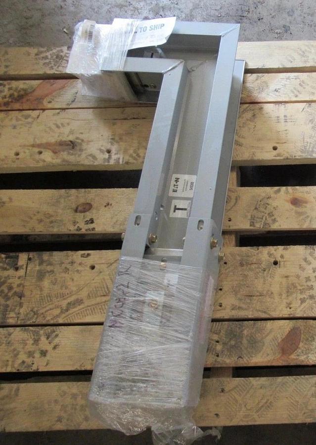 Used 1200 AMP EATON CUTLER HAMMER POW-R-WAY III BUSWAY BUSDUCT CORNER 480 277 4 WIRE