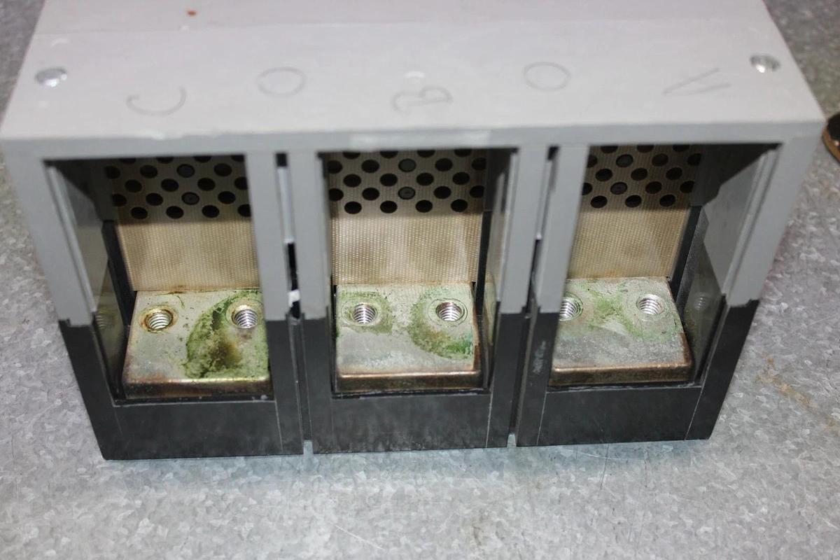 Used SIEMENS SENTRON CIRCUIT BREAKER MD63F800 800 AMP 600 VAC 3-POLE **WARRANTY**