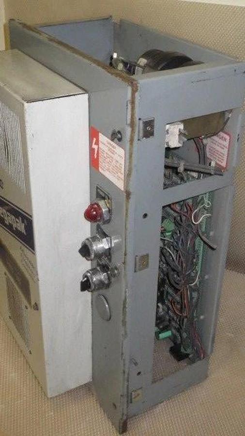 Used SQUARE D OMEGAPAK ADJUSTABLE VFD E07H10P16B16 5AF04F 460V 9.7A 3-PHASE 5HP