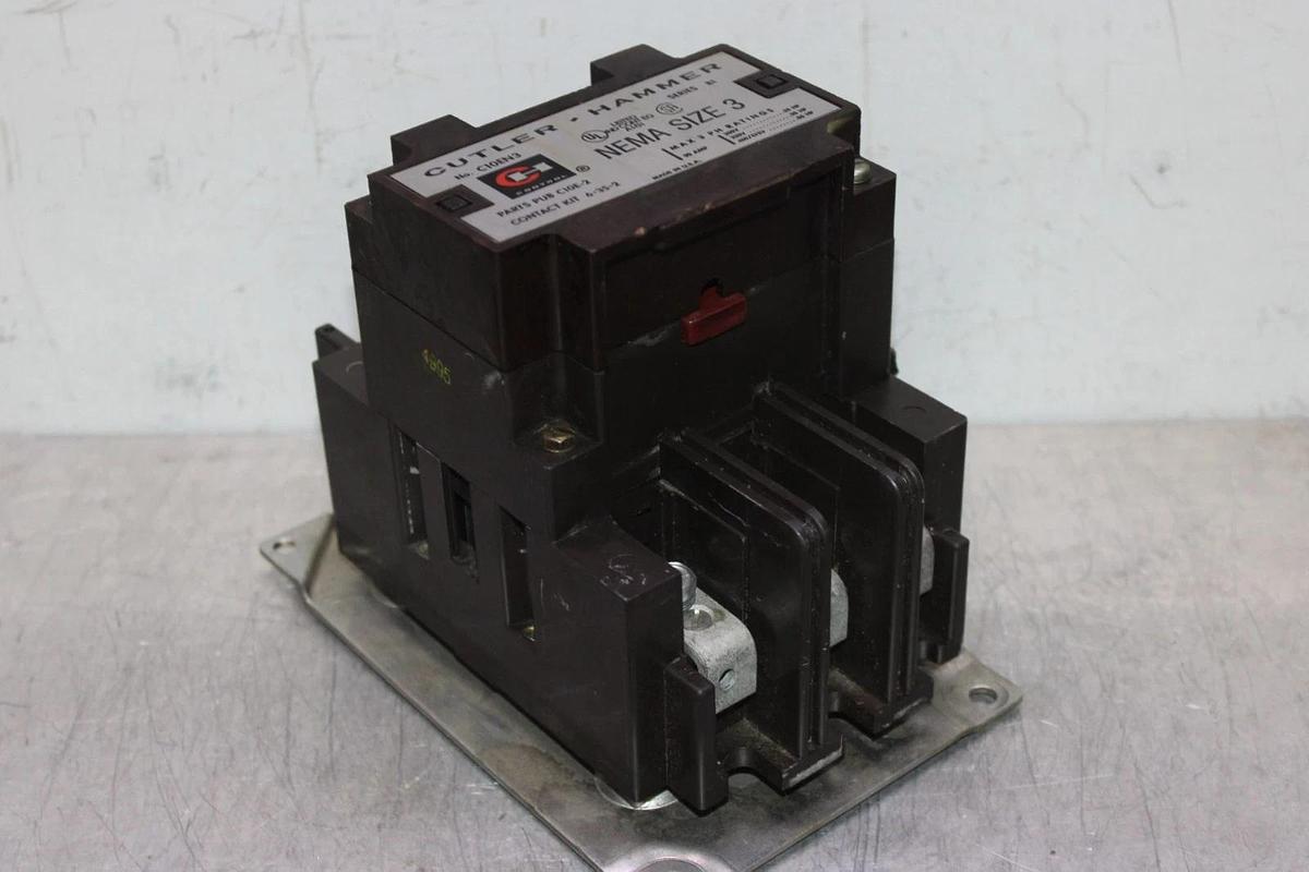 Used CUTLER-HAMMER CONTACTOR C10EN3 NEMA SIZE 3 90 AMP 600 VAC 3-POLE COIL: 120 V