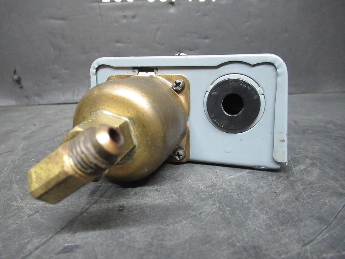 Used JOHNSON CONTROLS PRESSURE CONTROL P70EA-7 240 VAC 16 AMP **WARRANTY**