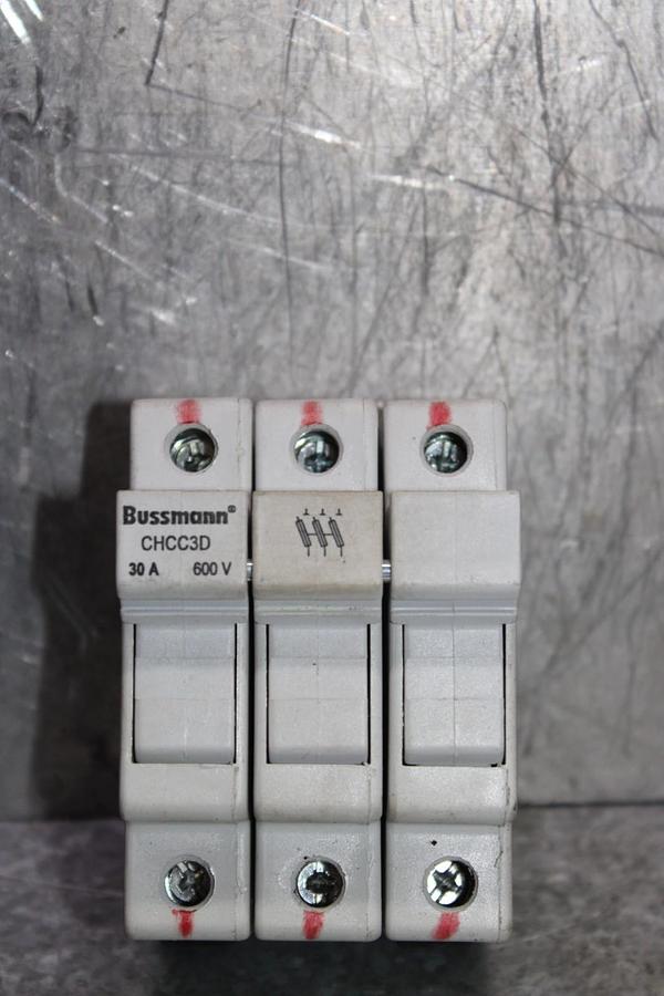 Used BUSSMAN FUSE HOLDER CHCC3D 30 AMP 3-POLE 600 VOLT FOR CLASS CC FUSES CHCC