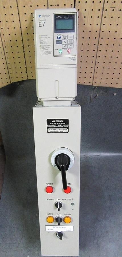 NEW SURPLUS YASKAWA VARIABLE SPEED DRIVE VARSPEED E7 W/ BYPASS 13A 240V CIMR-E7