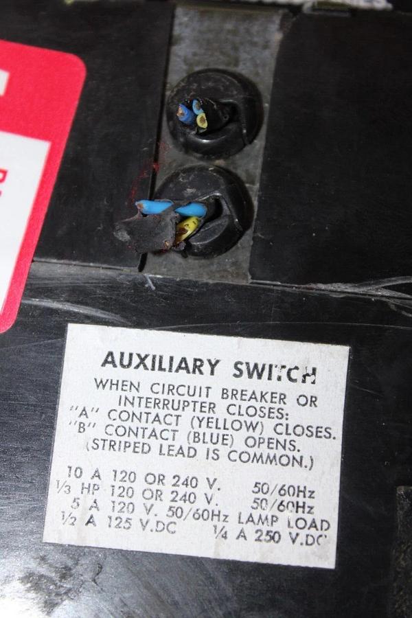 Used SQUARE D DC CIRCUIT BREAKER PAF362000DCM021433 W/ AUX. SWITCH & SHUNT TRIP