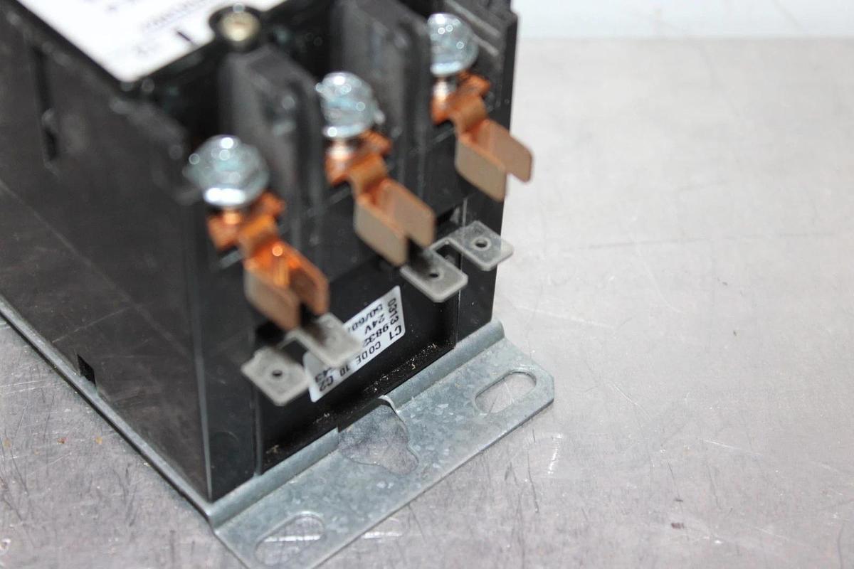 Used PRODUCTS UNLIMITED CONTACTOR 3100-30Q1028UU 40 AMP 600 VAC HN53CD024