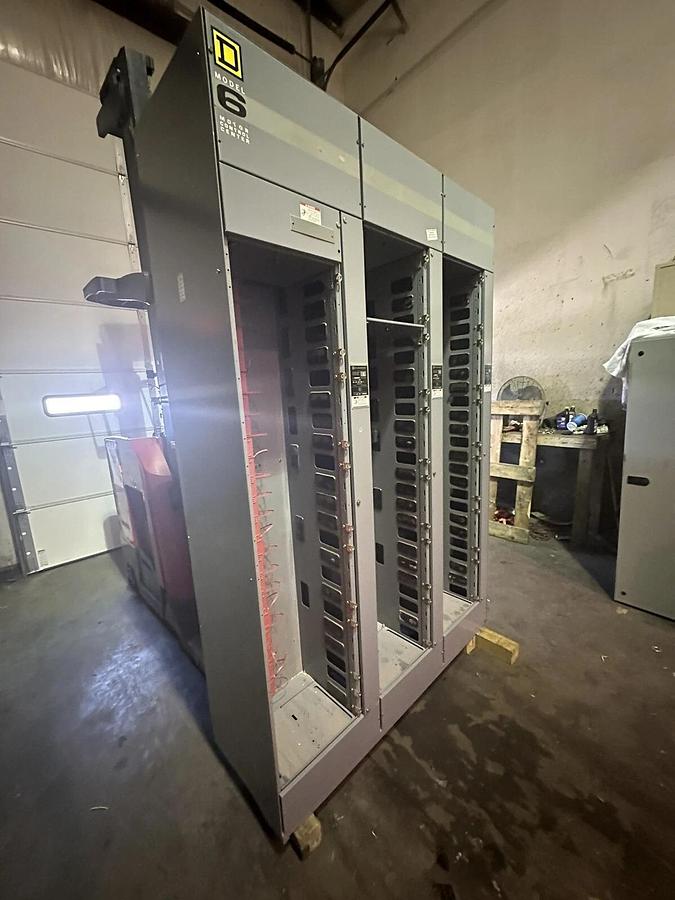 Used SQUARE D MODEL 6 MOTOR CONTROL CENTER MCC 3 SECTION 300 AMP VERTICAL 600 A HORZ