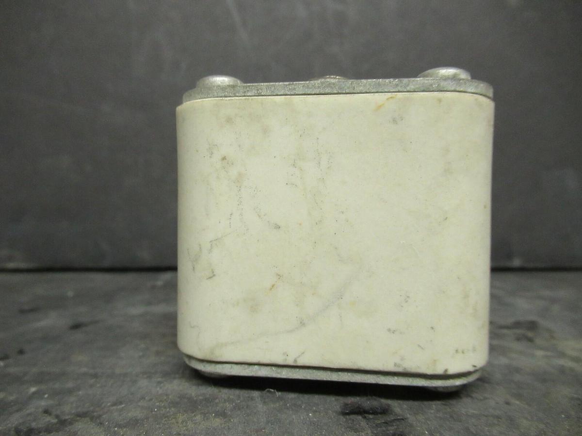 Used BUSSMANN FUSE 170M4567 700 AMP 700 VAC **30 DAY WARRANTY INCLUDED**