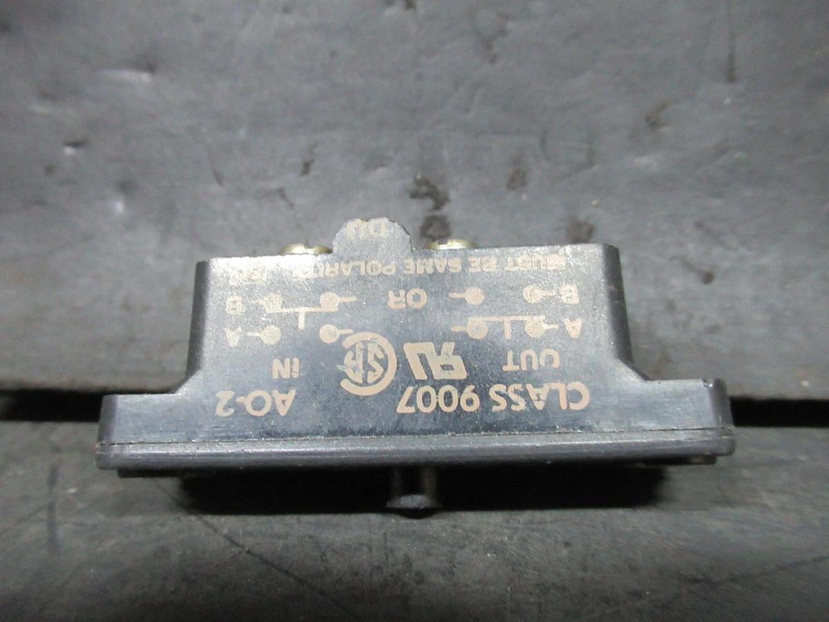 Used SQUARE D LIMIT SWITCH CLASS 9007 AO-2 600 VOLT 15 AMP 2-POLE PUSH BUTTON