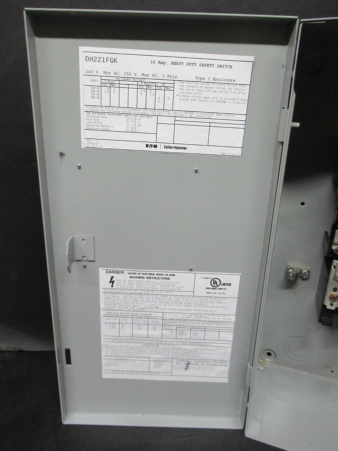 Used EATON HEAVY DUTY SAFETY DISCONNECT DH221FGK 240 VAC 30 AMP 7.5 HP 2-POLE