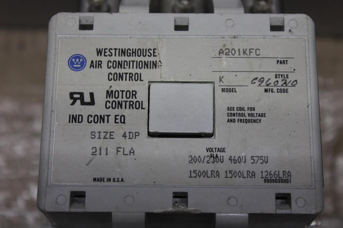 Used CUTLER HAMMER CONTACTOR C825HN3 600 VAC 120 AMP 3-POLE 3-PHASE