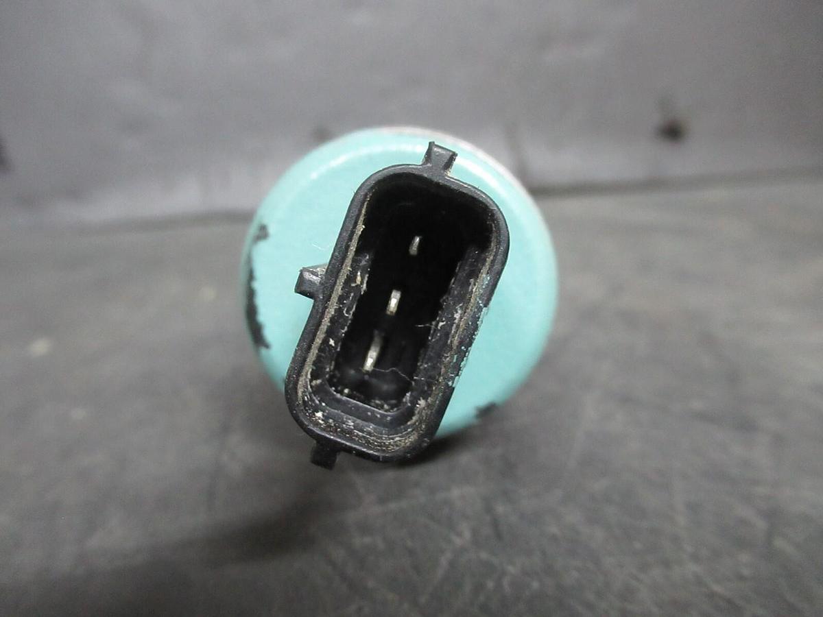 Used YORK DANFOSS PRESSURE TRANSDUCER 025-28678-112 AKS-32R 5 VDC 74 PSIS