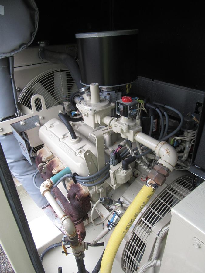 Used 30 KW NATURAL GAS PROPANE GENERATOR KATOLIGHT 120/240V RE-CONNECTABLE 114 HRS VIDEO WE SHIP