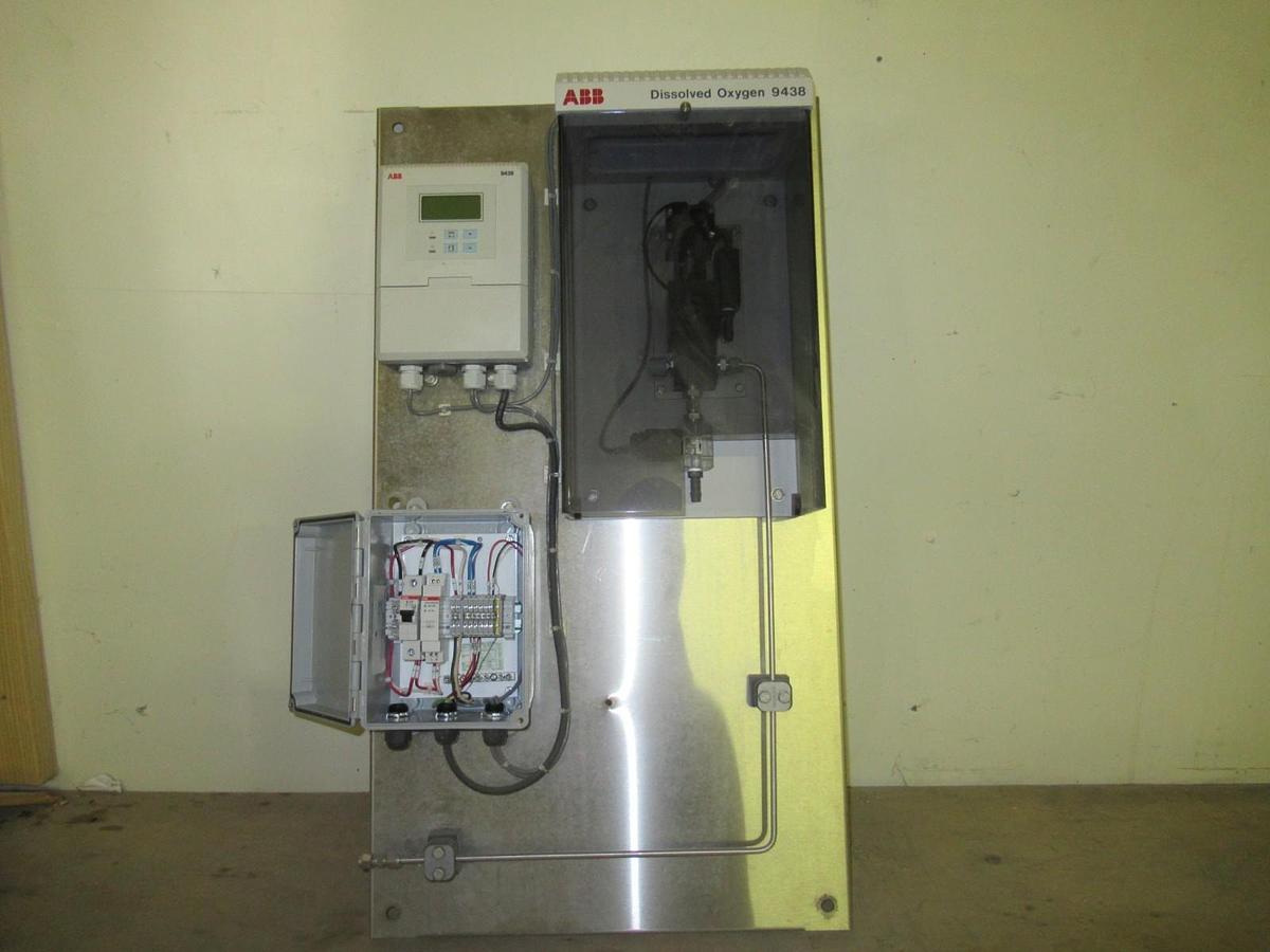 Used ABB INDUSTRIAL DISSOLVED OXYGEN ANALYZER MONITOR 9438 **WARRANTY INCLUDED**