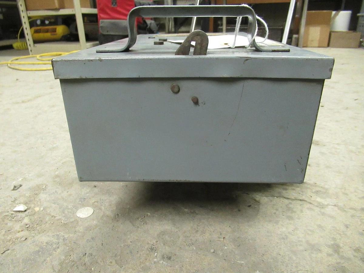 Used WESTINGHOUSE COP 30 AMP 240V FUSIBLE BUSS BUS PLUG STYLE 1470722-A TAP