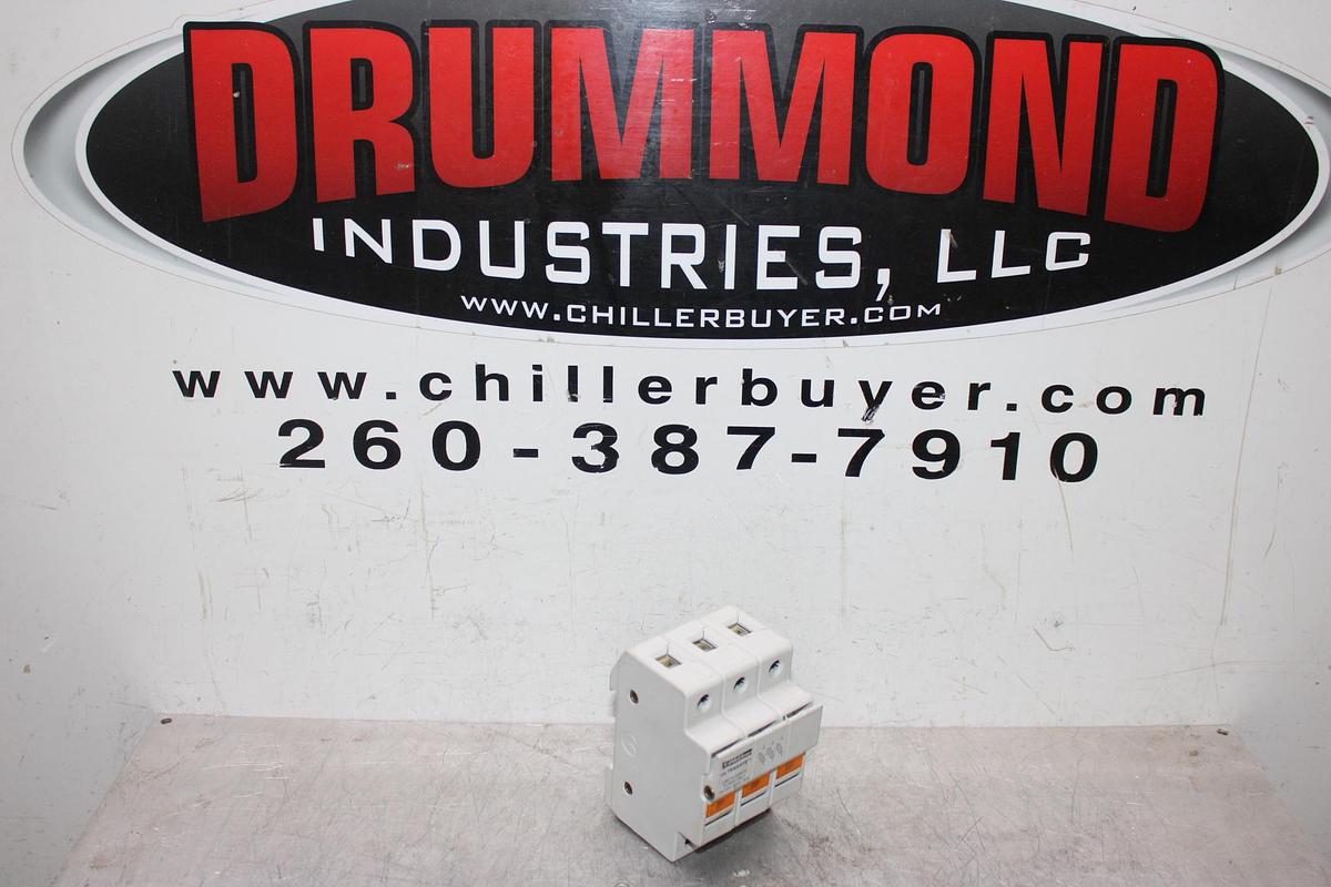 Used FERRAZ SHAWMUT SQUARE BODY PROTISTOR FUSE A065UD33TTI1800 650 VAC 1800 AMP