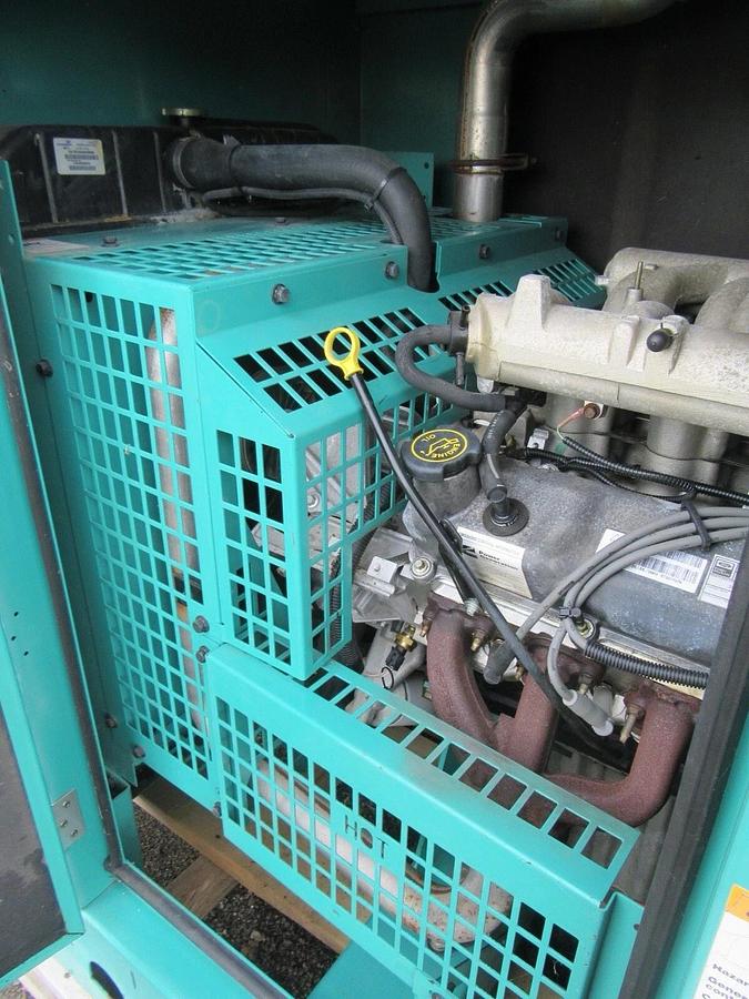 Used 35 KW GENERATOR NATURAL GAS LP PROPANE CUMMINS ONAN 120/240 VOLT 1 PH 642 HRS