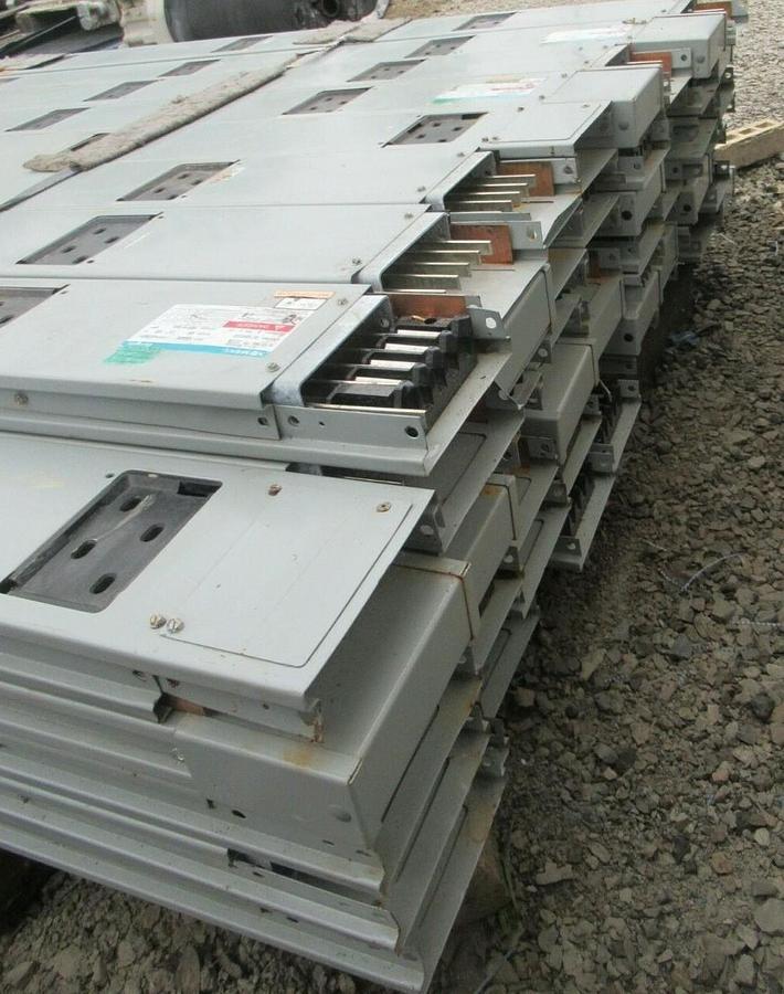 Used SIEMENS PLUG-IN XJ-L BUSWAY 100 A 277/480 VAC 3 PH 4 W NEUTRAL GROUND XC1004GIG