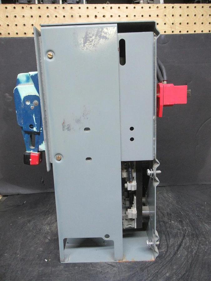Used SQUARE D MCC MOTOR CONTROL DUAL FEEDER 17" MODEL 4 NO FUSES WITH DISCONNECTS