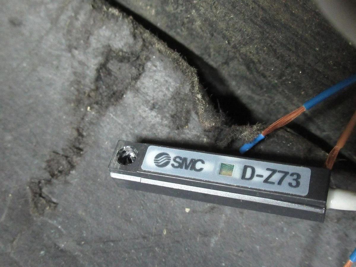 Used LOT OF 2 SMC D-Z73 MAGNETIC REED SWITCH PROXIMITY SENSOR AIR PNEUMATIC CYLINDER
