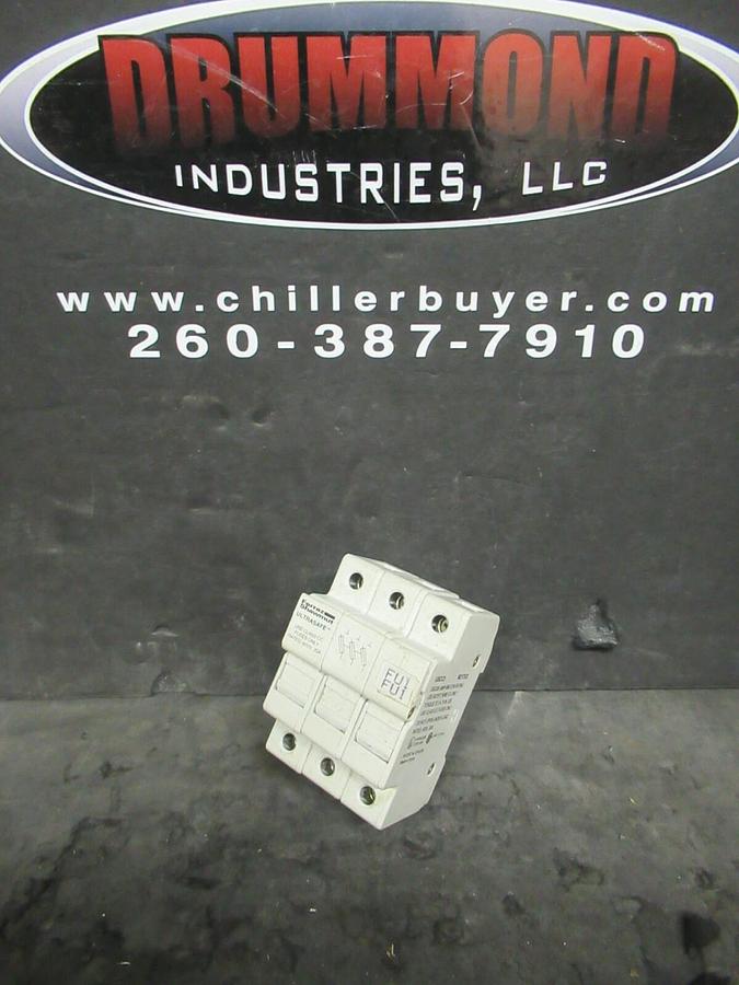 Used 30 AMP 600 VAC 3 POLE FERRAZ SHAWMUT ULTRASAFE CLASS CC FUSE HOLDER USCC3