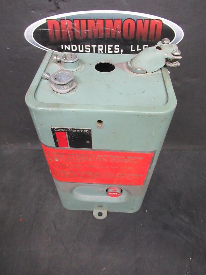 Used ENCLOSED CUTLER HAMMER STARTER FOR AC UNIT 956H7132B HN03AC800 30 AMP 600 VAC