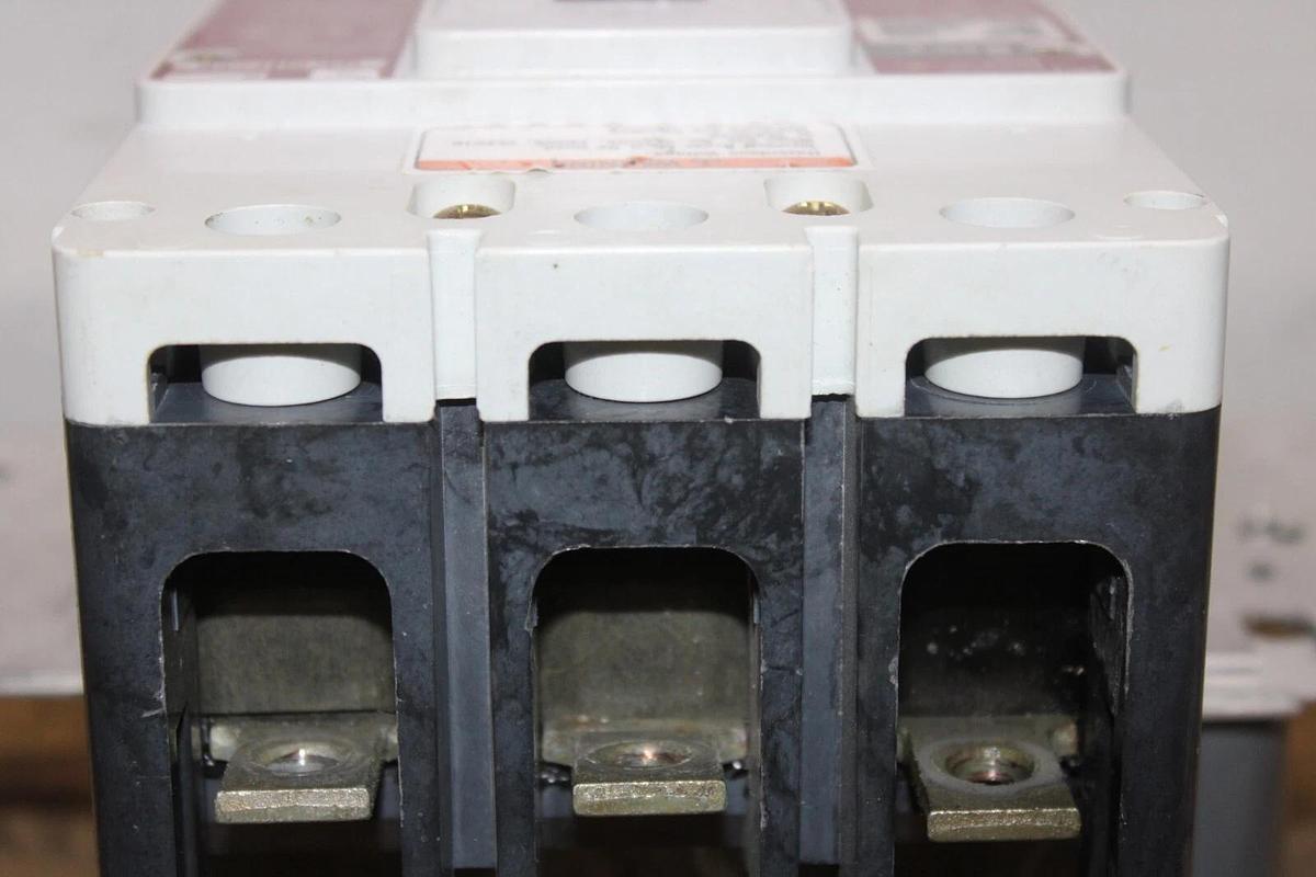 Used CUTLER-HAMMER MOLDED CASE SWITCH LD3600KW 3-POLE 600 AMP 600 VAC KD-K