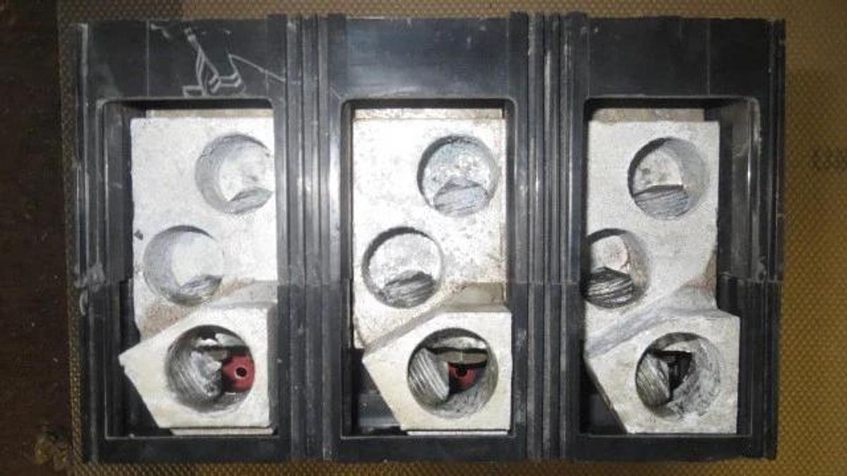 Used CUTLER HAMMER NS-Y BREAKER RED LABEL 1200 AMP MAX 600 VAC 3 POLE MODEL NS36120YA