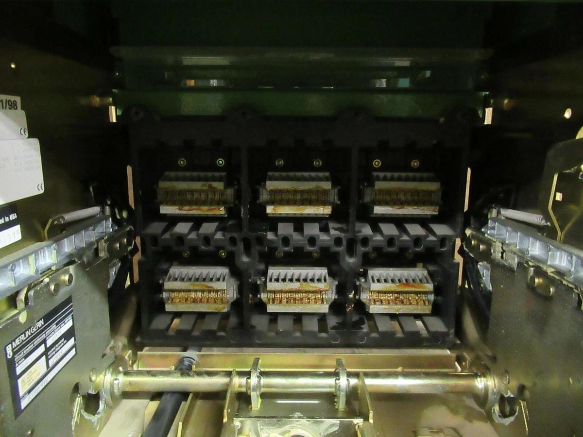 Used 1200 A SQUARE D MERLIN GERIN MASTERPACT BREAKER STATIONARY ASSEMBLY MP12 CRADLE
