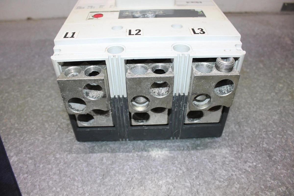 Used YORK / EATON CIRCUIT BREAKER 1000 AMP 600 VAC 3-POLE **WARRANTY INCLUDED**