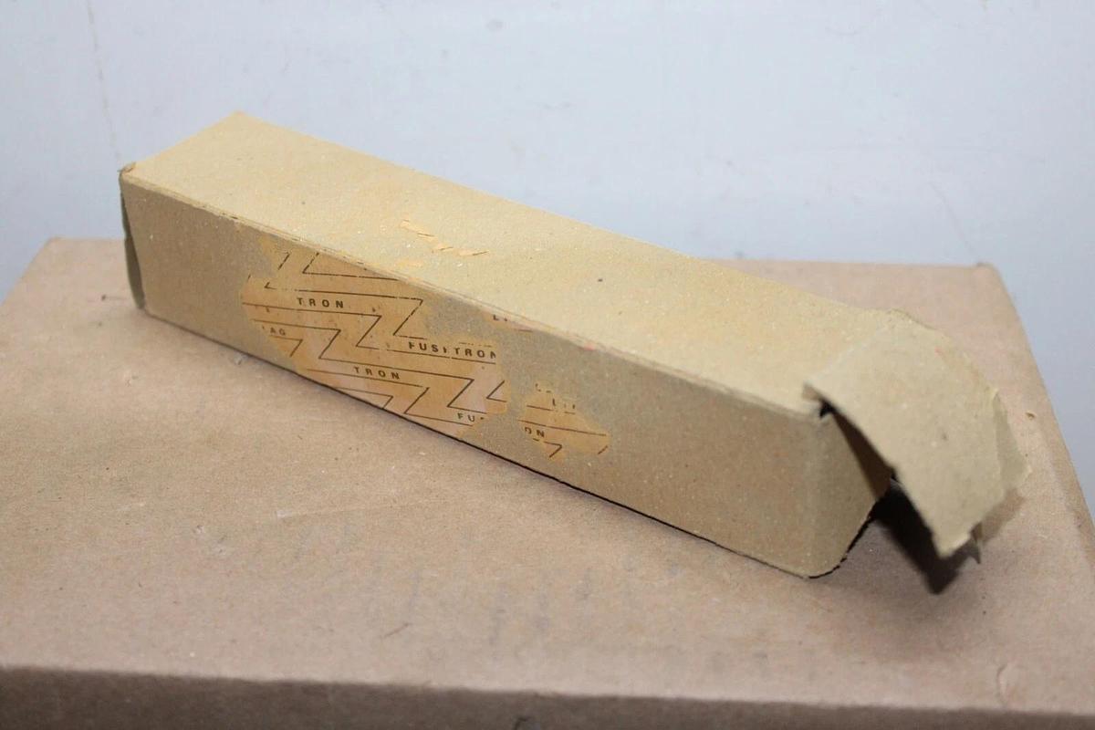 NEW SURLPLUS BUSSMANN LOW-PEAK TIME-DELAY CURRENT-LIMITING FUSE 150 AMP 250V