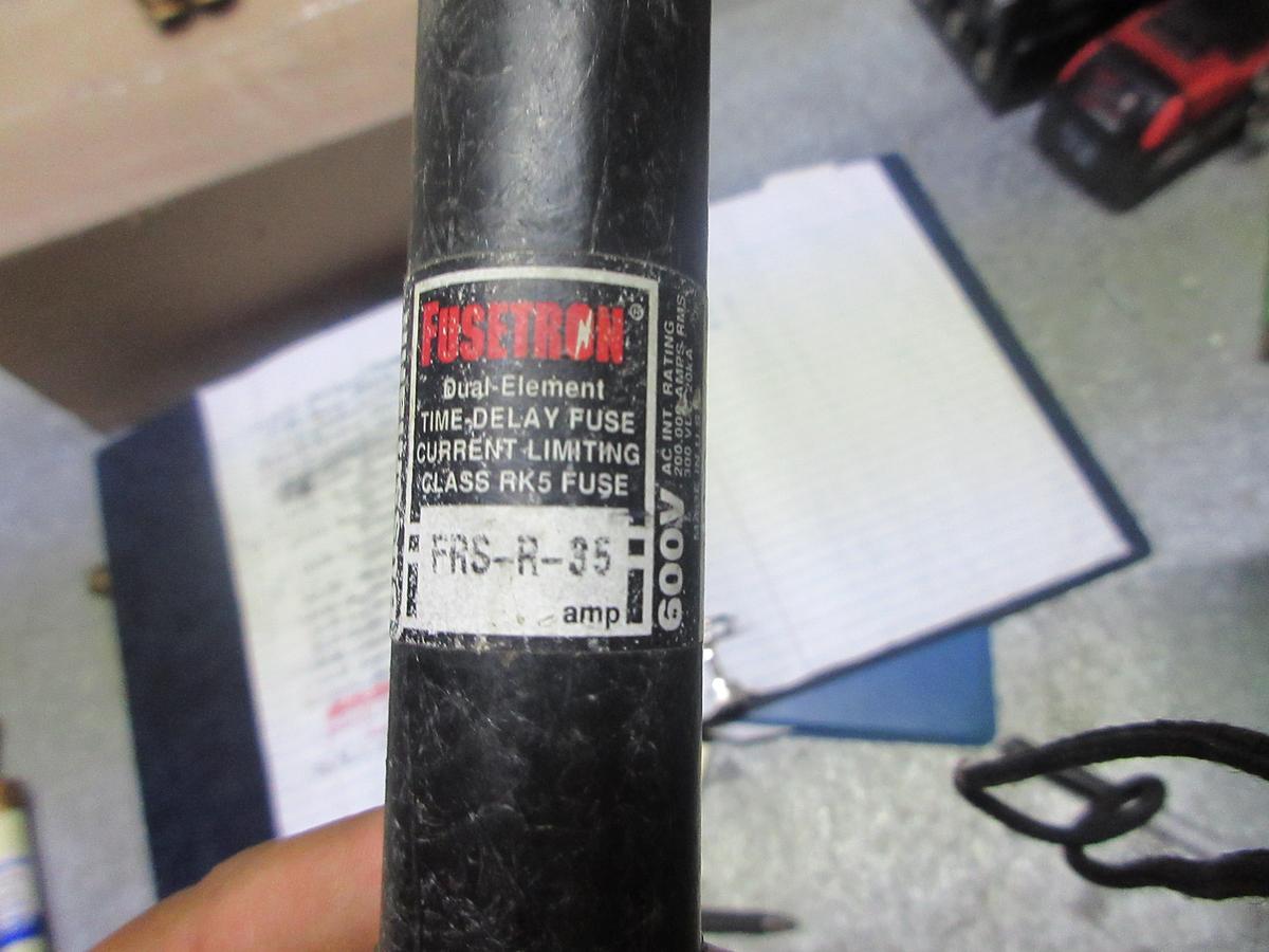 Used WICC LTD CURRENT TRANSFORMER MW1148-1 1275F642 025-34195-002 1400:1 AMP 50-400 HZ