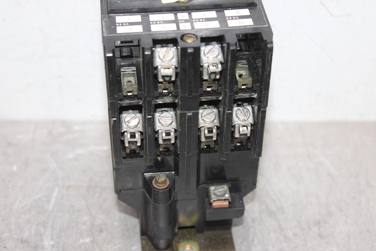 Used WESTINGHOUSE INDUSTRIAL CONTROL RELAY ARB4A 10 AMP 600 VAC W/ ARA20