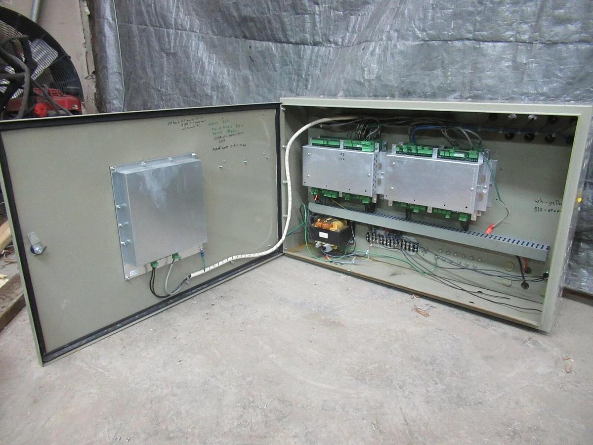 Used TRANE SERIES R CENTRAVAC CONTROL INTERFACE FOR RTHB150 CHILLER 208 VAC 3 PH R22