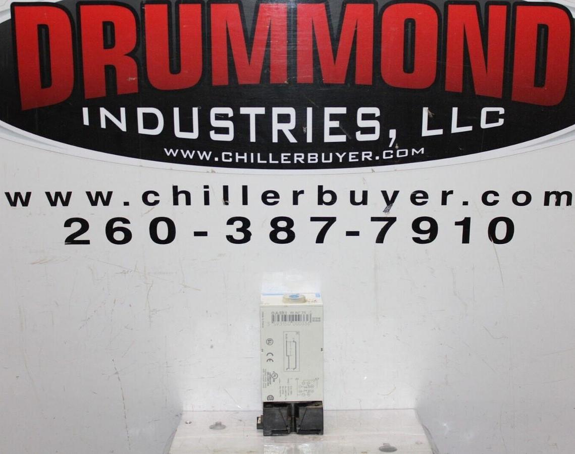 Used CROUZET MULTI-FUNCTION TIME DELAY RELAY OA2RI 0.1 SECOND - 100 HOUR 240 VAC