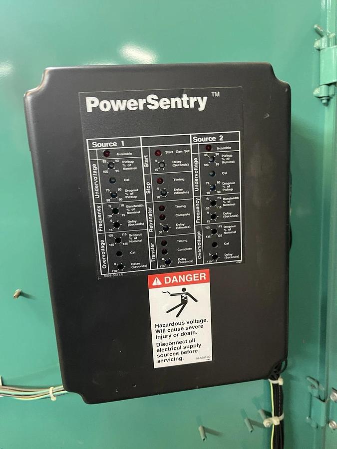 Used ONAN CUMMINS TRANSFER SWITCH OT-1000 1000 AMP 208 VAC 3-POLE W/ 0306-3456-12