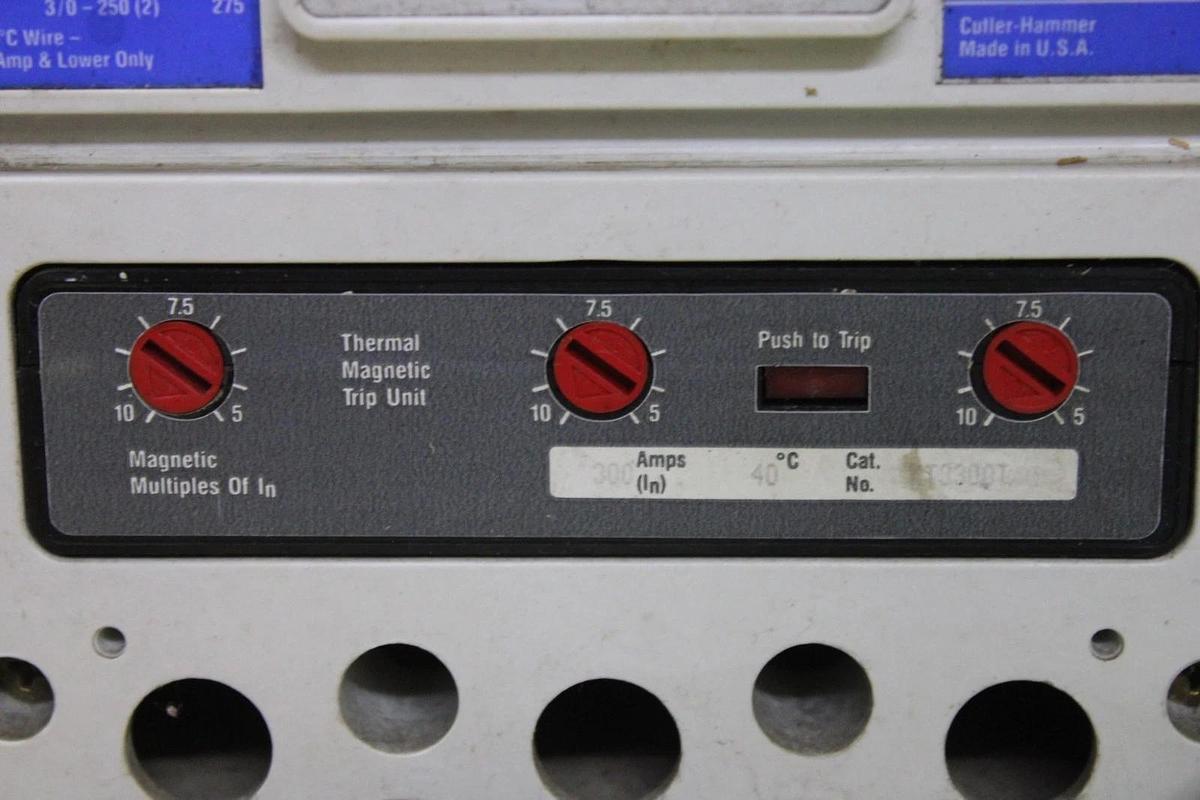 Used CUTLER HAMMER CIRCUIT BREAKER DK3300Z01 300 AMP 3-POLE 240 VAC SINGLE PHASE